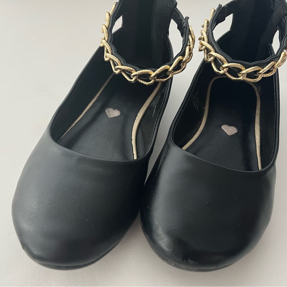 Girls ballet flats